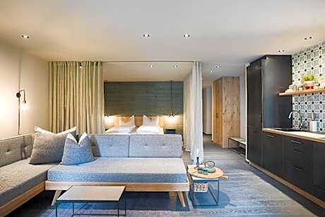 Two-Bedroom Apartment - 1312 feet from Hotel