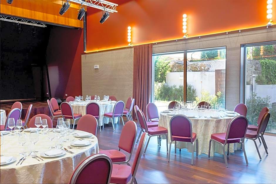 Cenica Porto Hotel, Curio Collection by Hilton