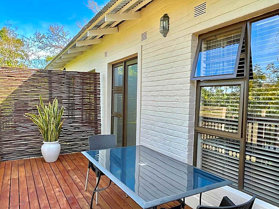 Bushbaby Valley Lodge