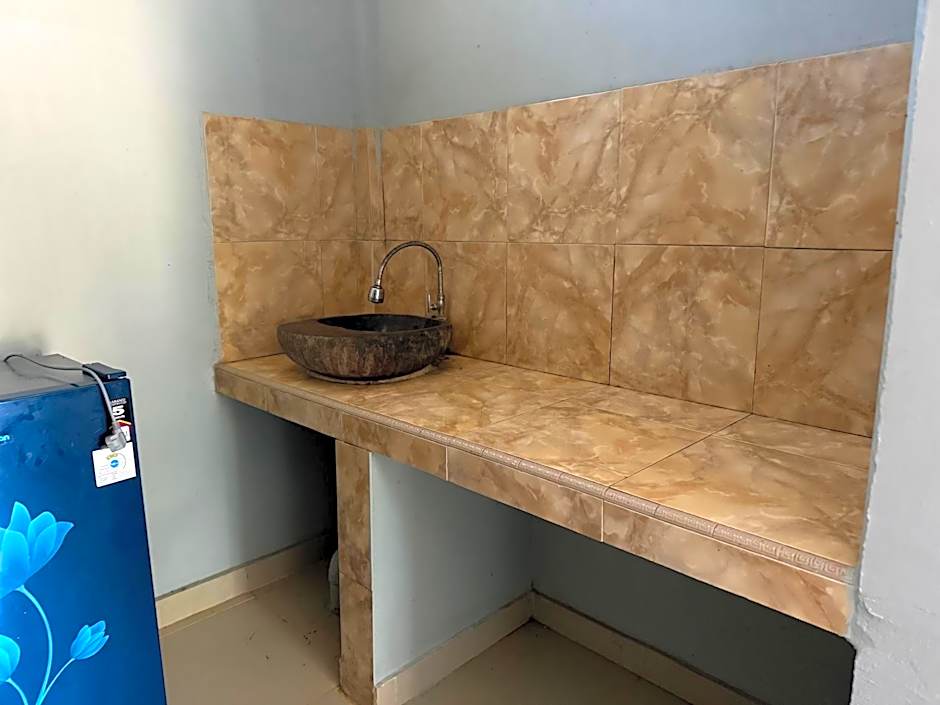 Sumbawa Maluk Homestay Kost tika