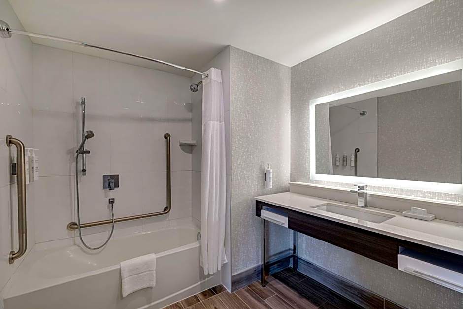 Hampton Inn By Hilton & Suites Burlington, Ontario