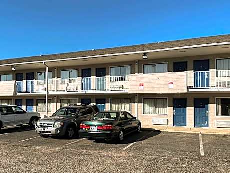 Studio 6 Millington TN