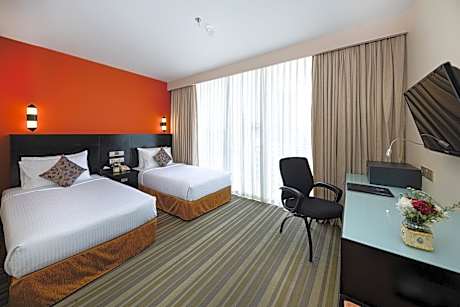 Deluxe Twin Room with Balcony