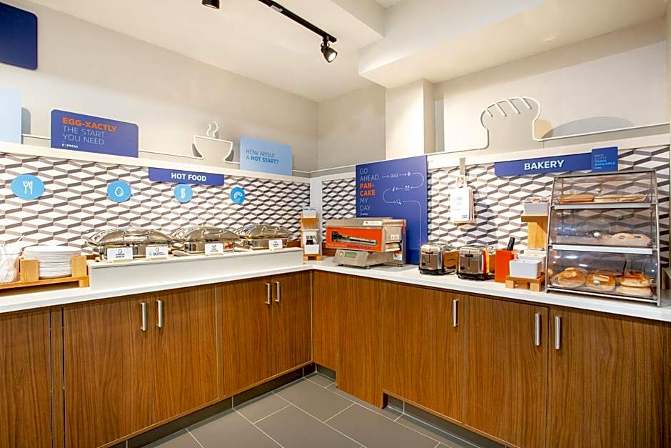 Holiday Inn Express and Suites Lincoln City By IHG