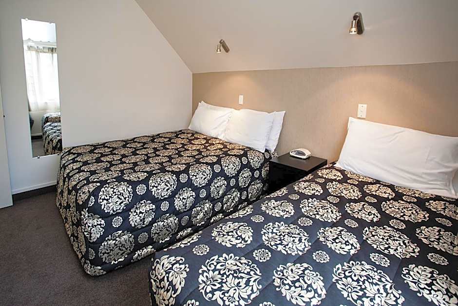 Cable Court Motel