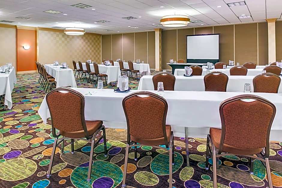 Holiday Inn Hotel & Suites Overland Park-West By IHG