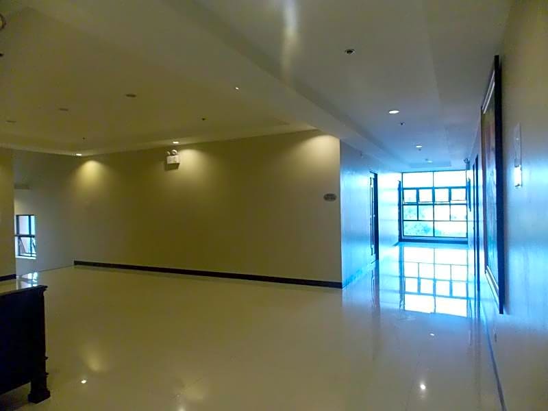 Main Hotel And Suites