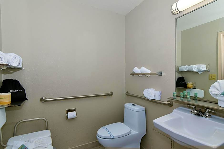 Rock Island Inn & Suites Marshalltown