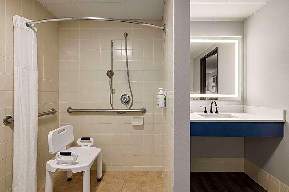 AmericInn by Wyndham Lincoln South