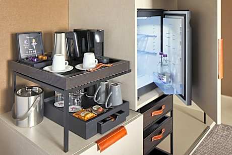 Junior King Suite - Club Lounge Access