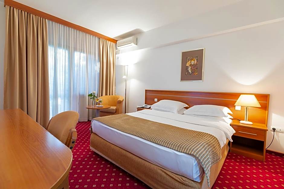 Hotel M