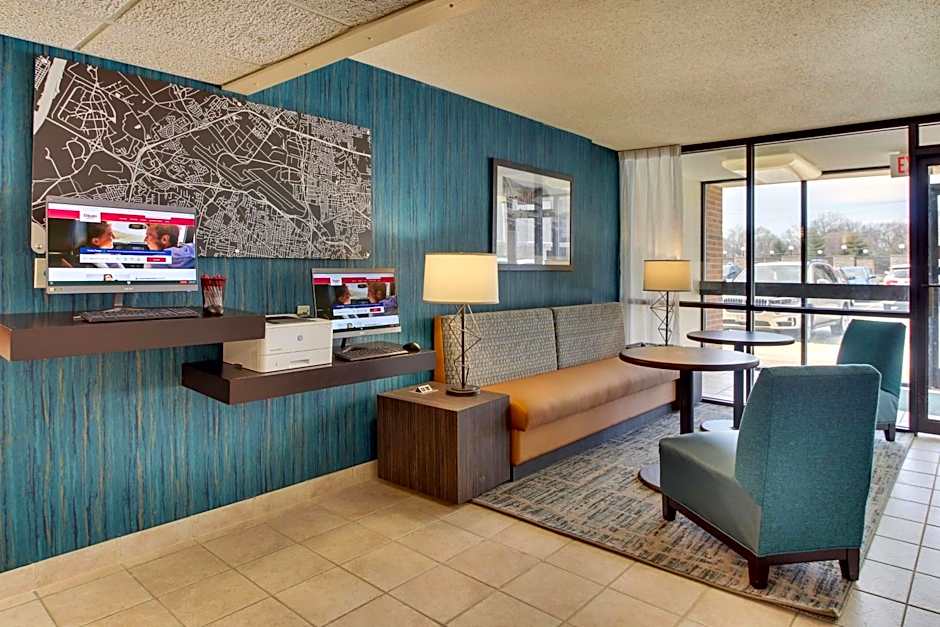 Pear Tree Inn St. Louis Airport