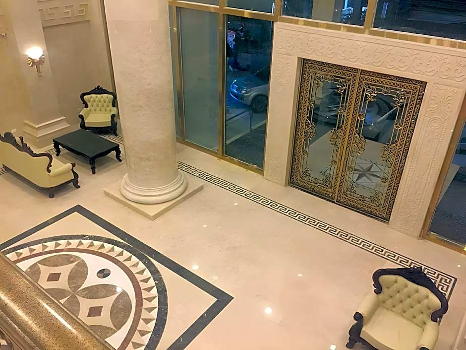 Aaron Riverview Hotel