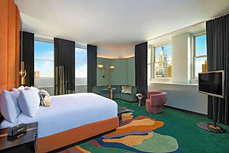Studio Suite, 1 King, Park view