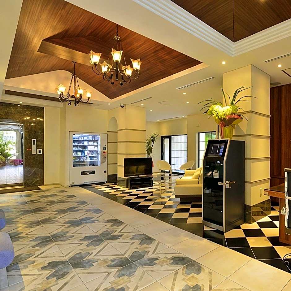 Okinawa Kariyushi Lch Izumizaki Kenchomae Hotel