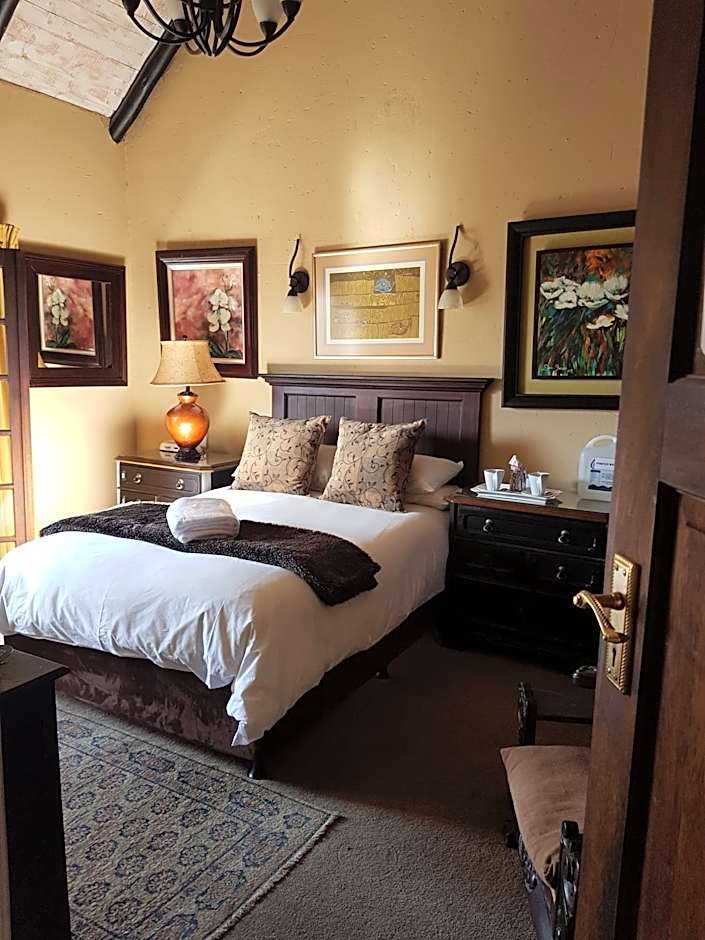 Izimbali Lodge and Restaurant