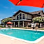 Round Hill Inn