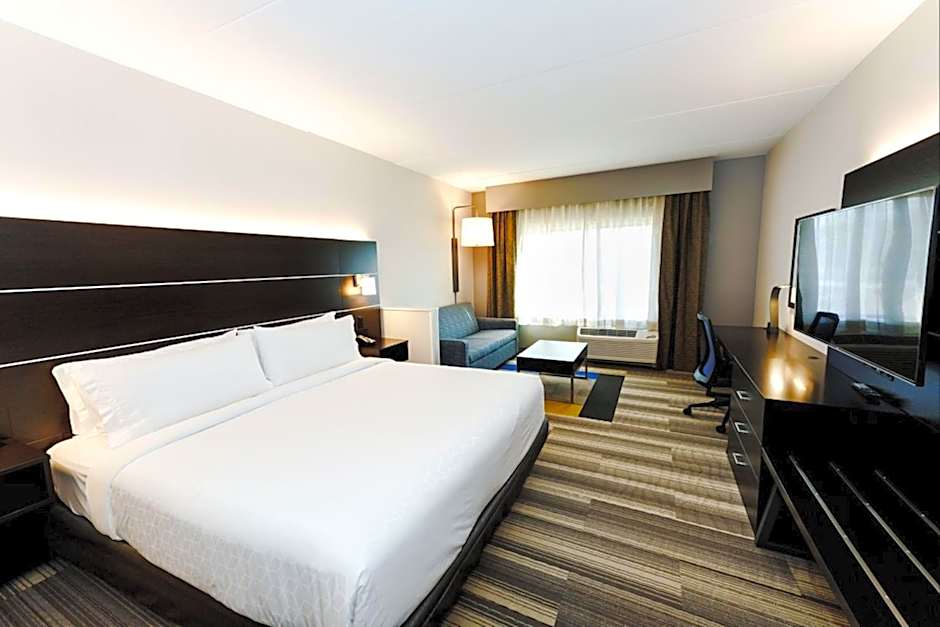 Holiday Inn Express & Suites Franklin - Berry Farms By IHG