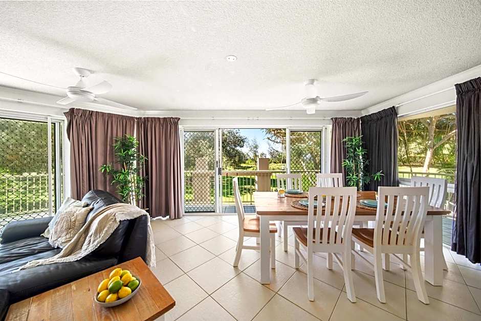 Surfside Buddina Beachfront 3bed Apt - Direct Beach Access