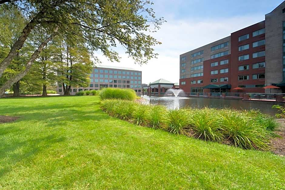 Elimwood Hotel, a Ramada by Wyndham