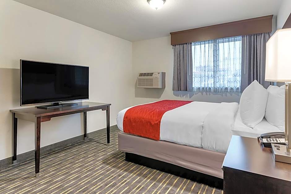 Comfort Inn & Suites Tigard near Washington Square