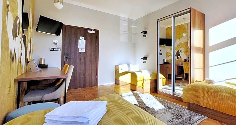 Forrest Apartments & Hostel