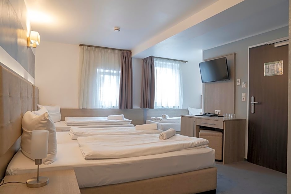 Alpha & Omega Hotel