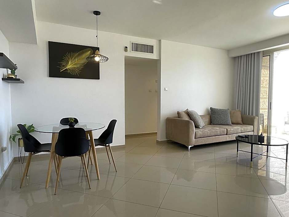 Stylish 3BR Golf Residence Eilat
