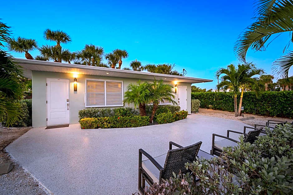 Boutique Vacation Rental Complex At Beach