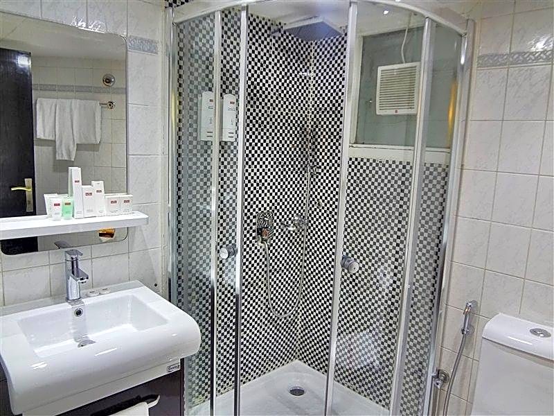 Al Jawhara Metro Hotel
