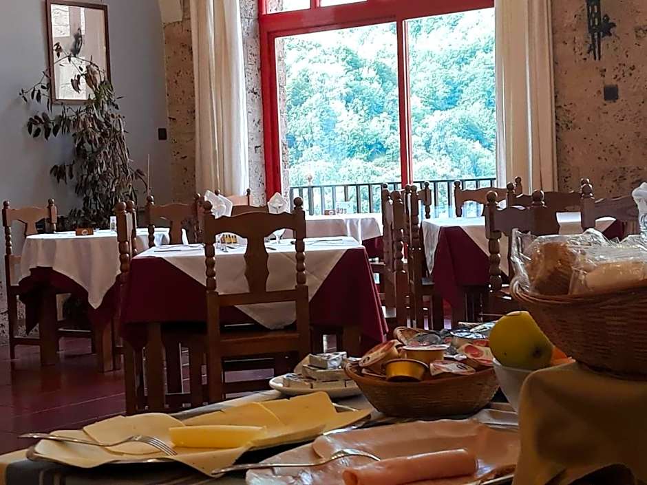 MONASTERIO de SANTA MARÍA DE VALVANERA