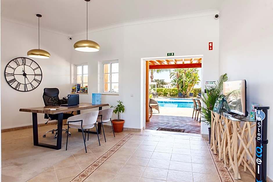 Atalaia Sol Aparthotel - tennis & heated pool in winter