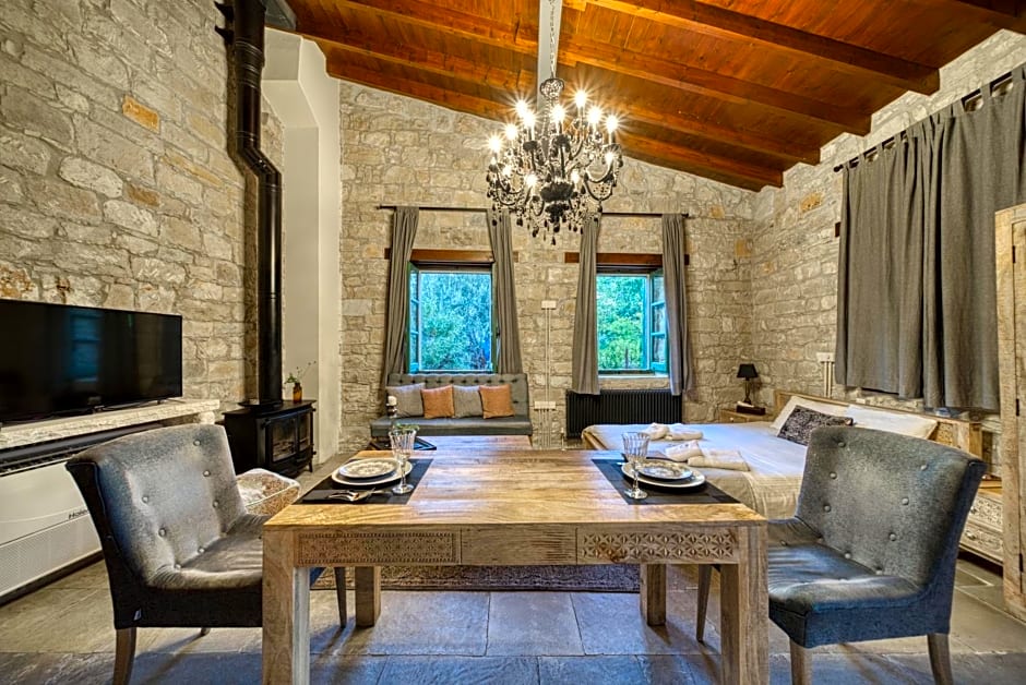 Oinou Strata - Adults Only