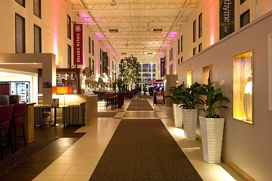 Premier Inn London Heathrow Airport T2 & T3 - Bath Road