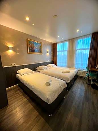 Triple Room with Private Bathroom