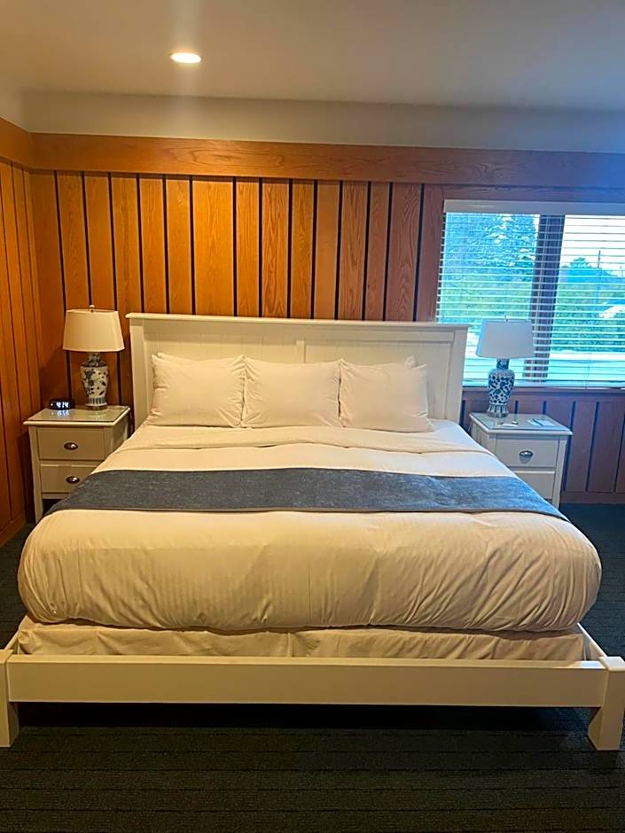 The Leland Lodge