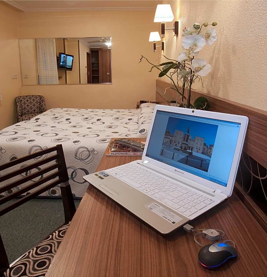 1 Double Bed or 2 Beds — 10 fotoğraftan 1. fotoğraf
