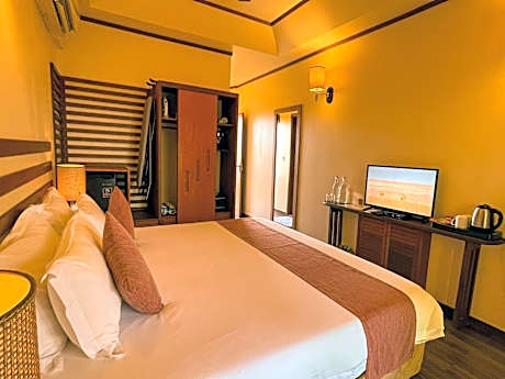 Standard Island View with Balcony