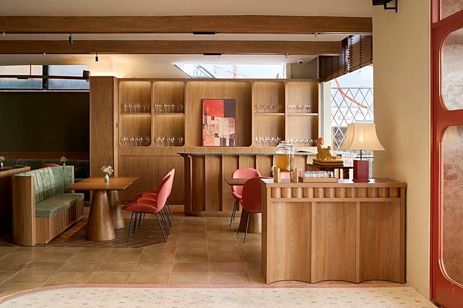 Len Hotel