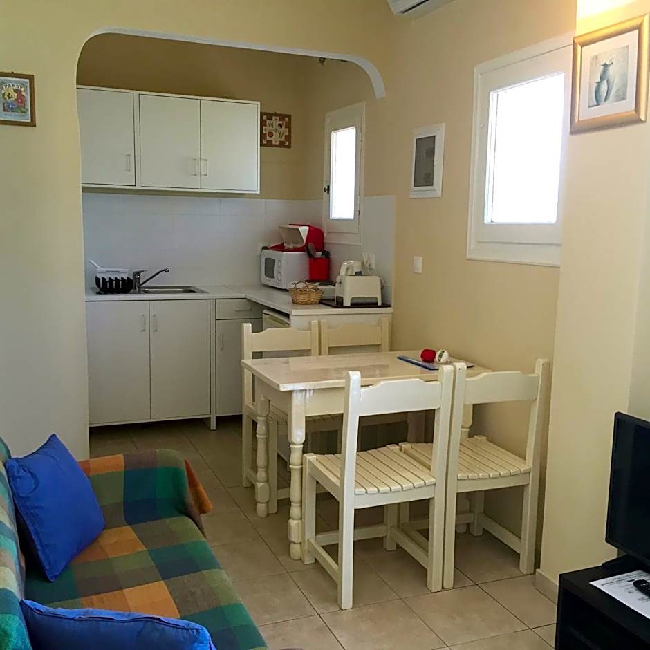 The Mayflower Studios & Apartments