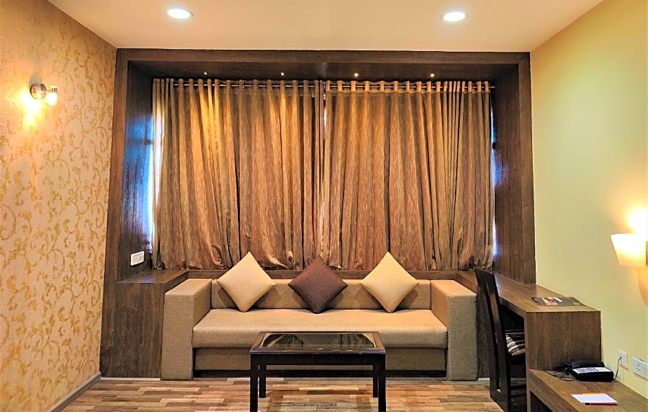 Hotel Tuli International