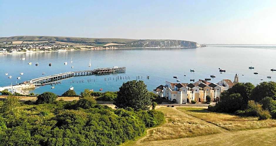 Kingston Country Courtyard