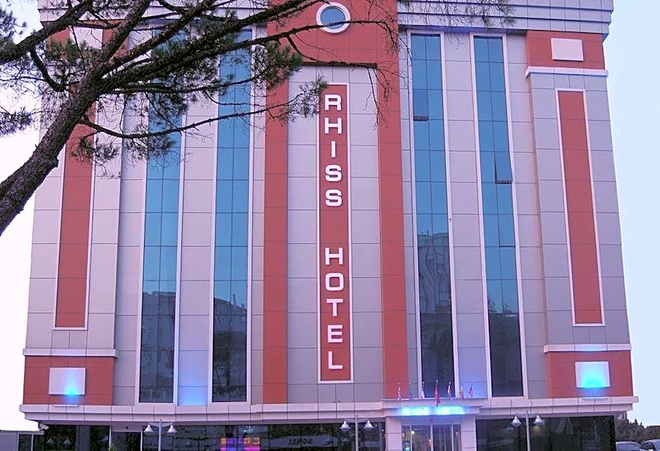 Rhiss Hotel Bostanci