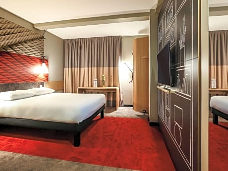 Connecting Rooms