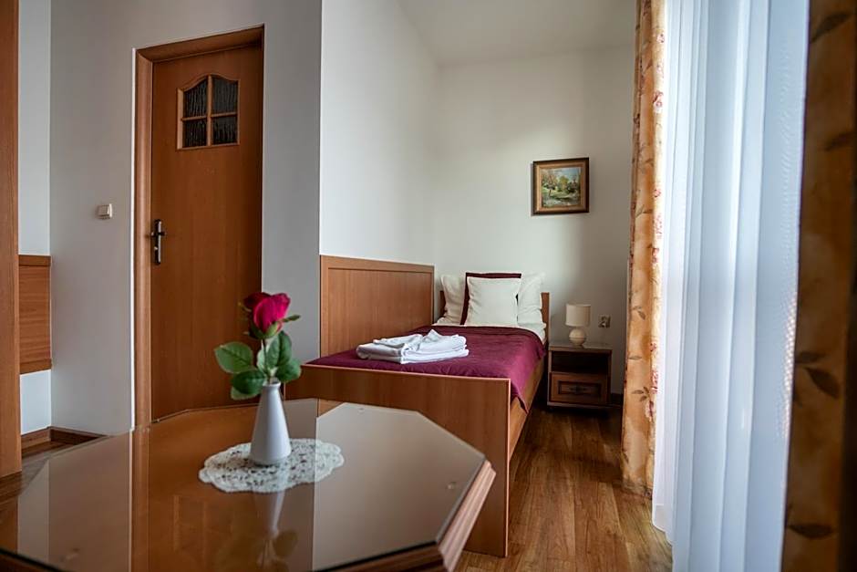 Willa i Wzgórze Jerrego Apartamenty i pokoje z widokiem na góry