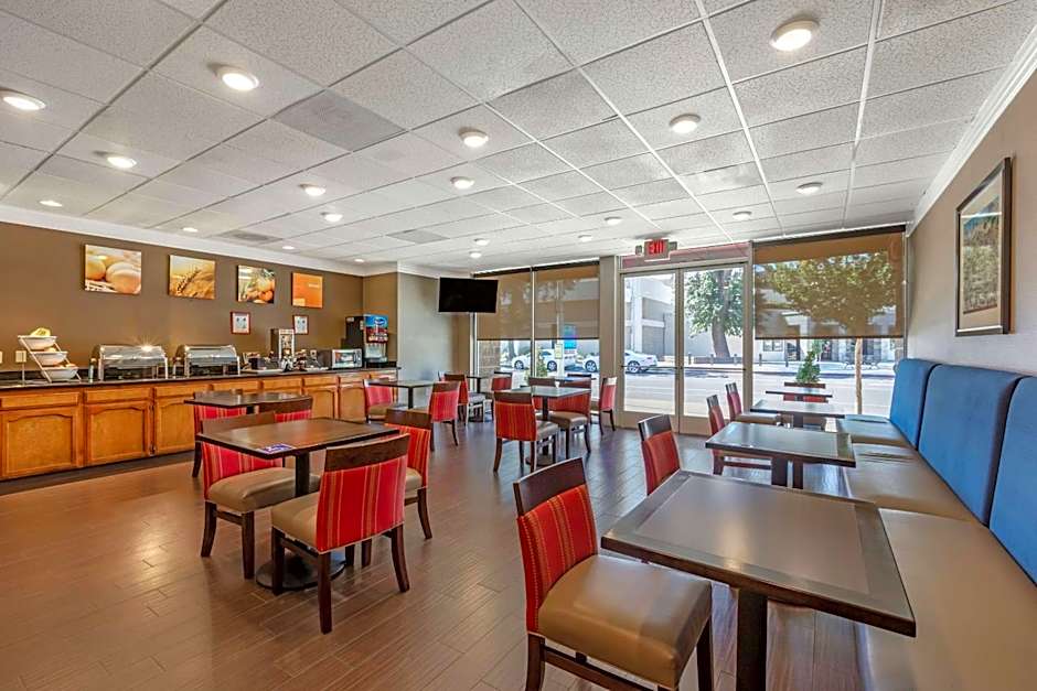 Comfort Suites Visalia