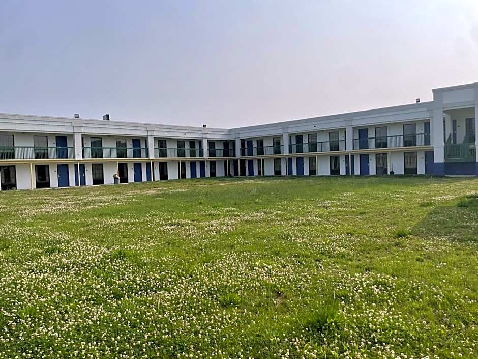 Days Inn & Suites by Wyndham York