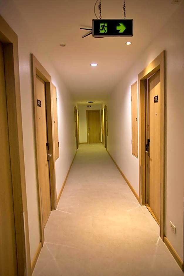 Platinum Hotel and Apartments