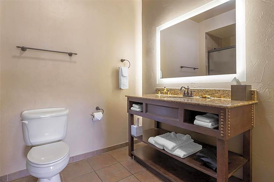 Best Western Plus Cimarron Hotel & Suites