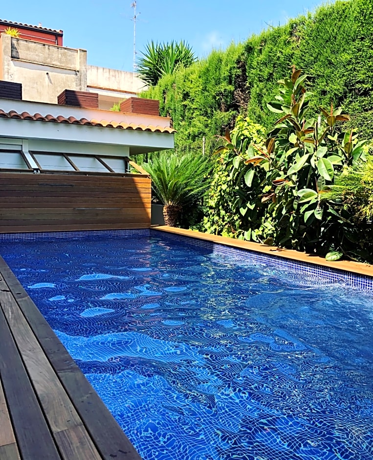 Beatrix 2000 - Caliu Apartments